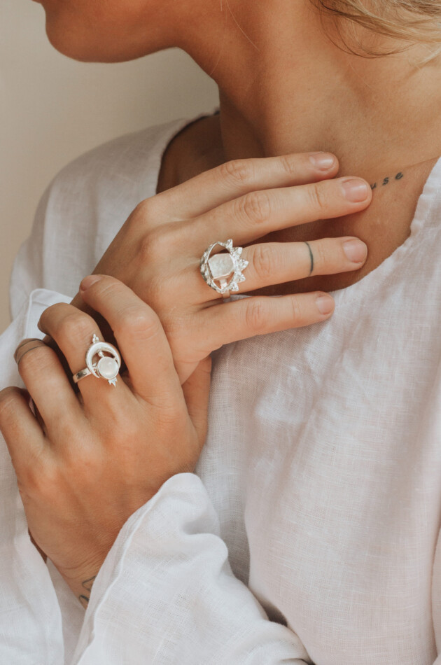 Кольцо "Лунная призма" Серебро 925 пробы Лунный камень