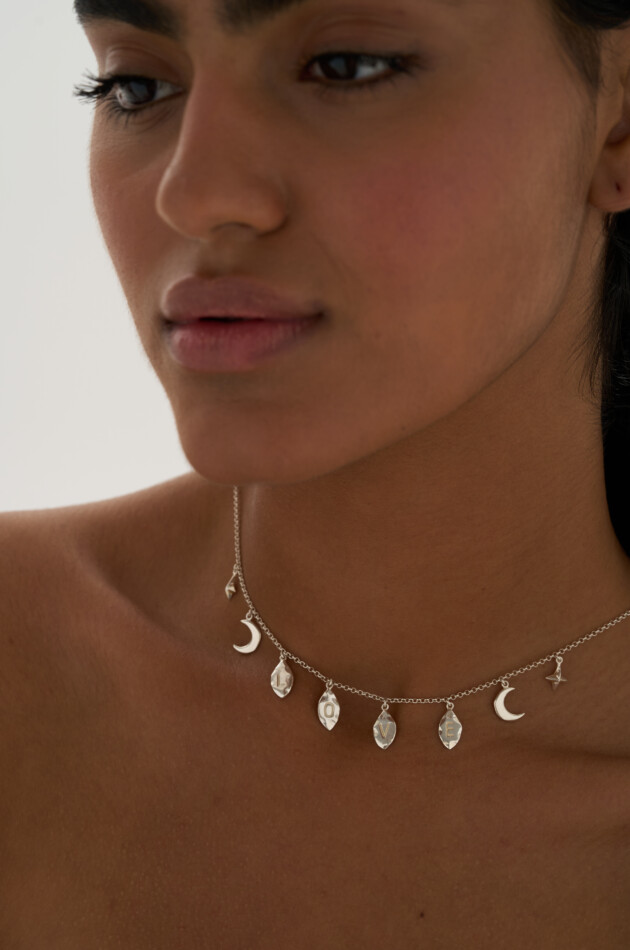 Чокер "Быть Любовью" LOVE