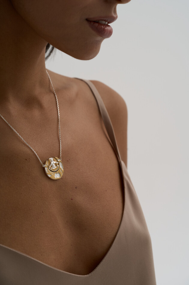 Подвеска "Быть в мире и спокойствии"