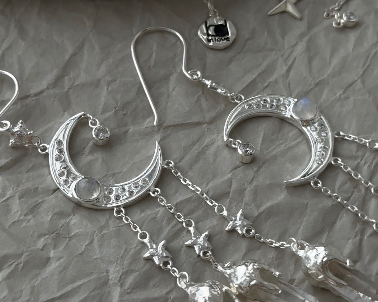 Серебро — металл Луны: как оно помогает накапливать ресурсы