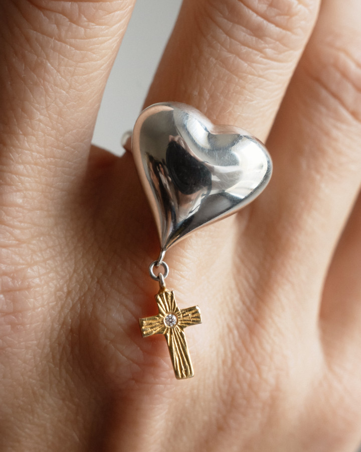 Кольцо "Миром правит любовь"