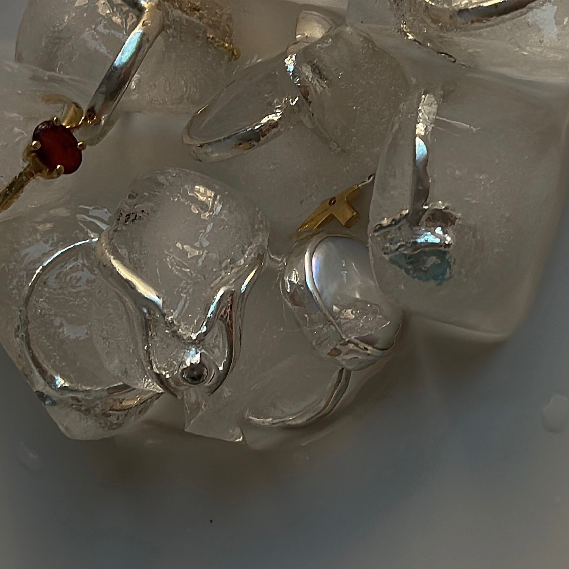 Камни-вампиры: существуют ли минералы, которые забирают энергию?