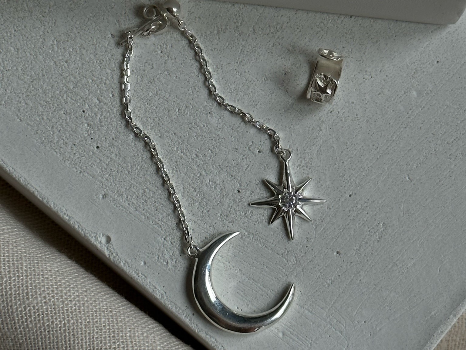 Можно ли носить найденные украшения: правила энергетической безопасности