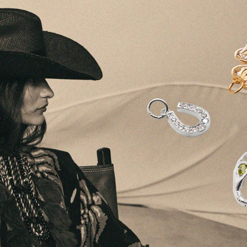 Cowgirl witch: зачем нам ведьма в сапогах, карты на столе и украшения на каждом пальце