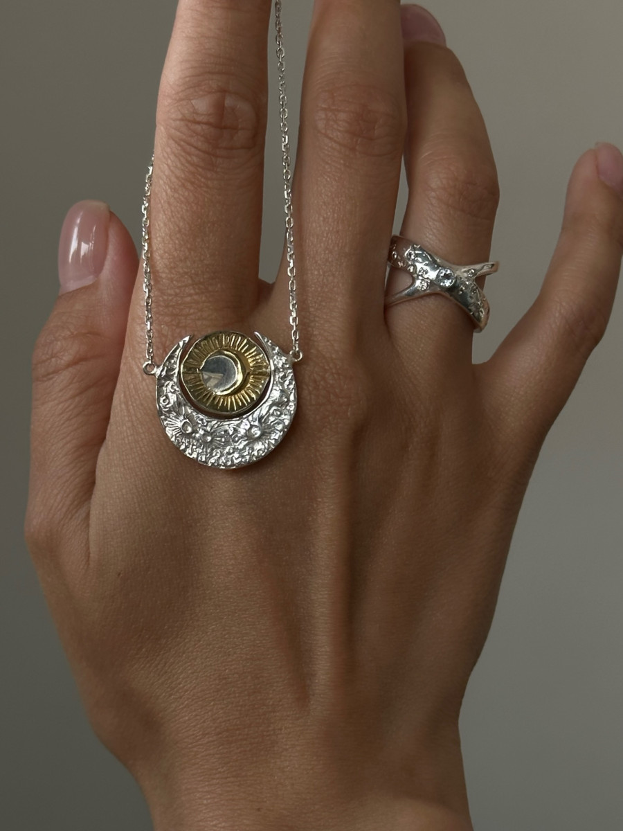 Подвеска "Быть в мире и спокойствии"