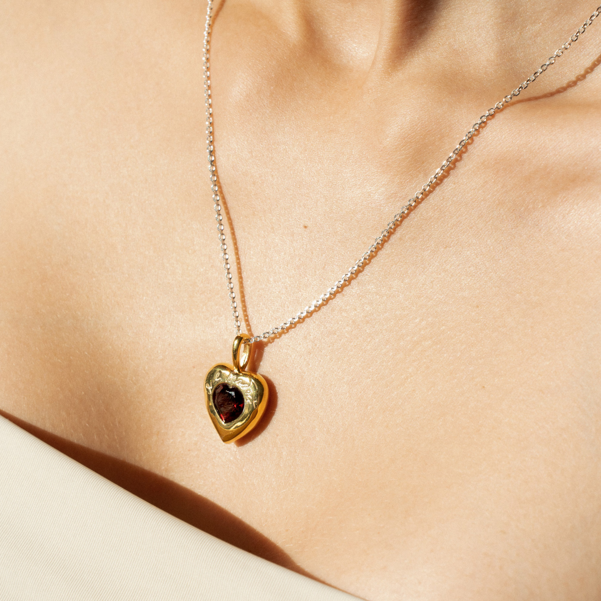 Скорпион: сильные камни для управления мощной энергетикой