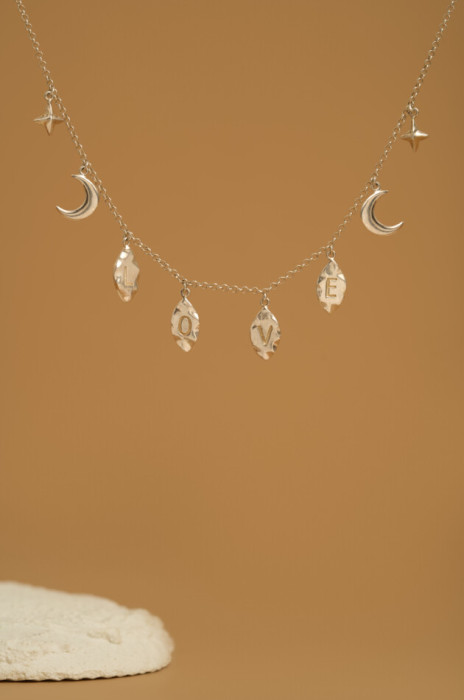 Чокер "Быть Любовью" LOVE