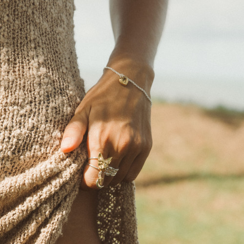 Серебро летом: почему в тёплый сезон особенно хочется холодного металла