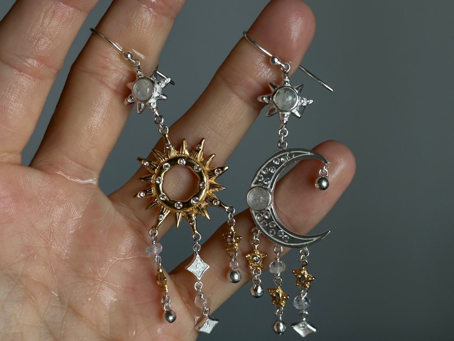 Можно ли носить чужие украшения: энергия и ощущения